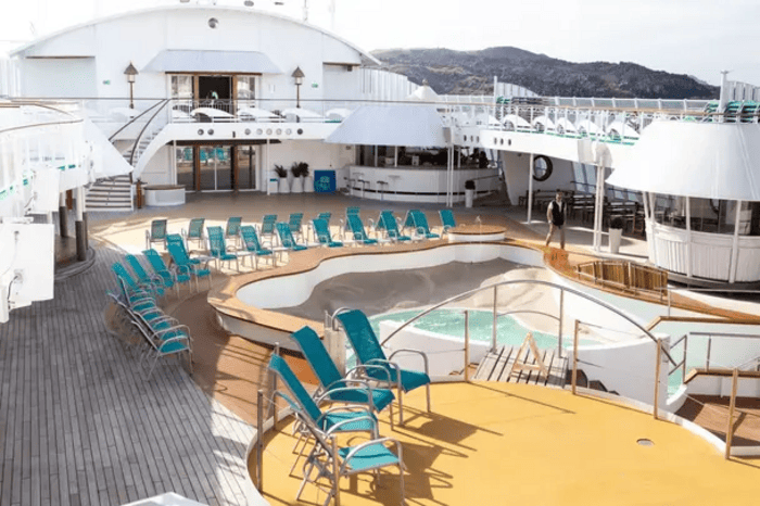 Halara Cove Bar